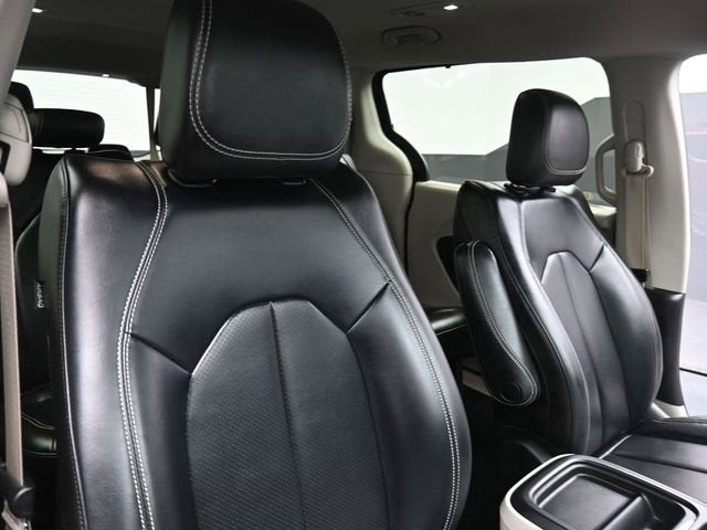 2020 Chrysler Voyager LXI