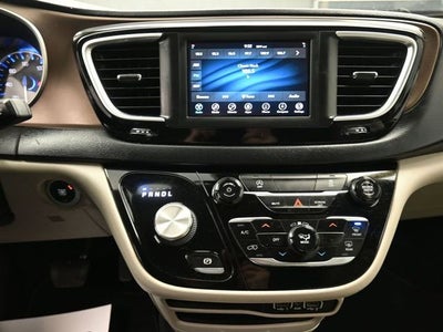 2021 Chrysler Voyager LXI