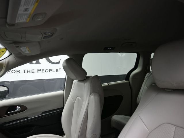 2021 Chrysler Voyager LXI