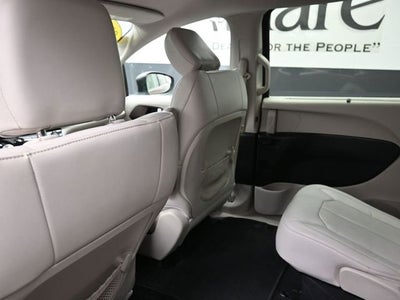 2021 Chrysler Voyager LXI