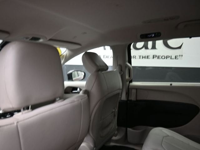 2021 Chrysler Voyager LXI