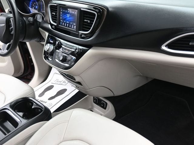 2021 Chrysler Voyager LXI