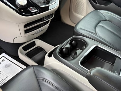 2022 Chrysler Pacifica Hybrid Touring L