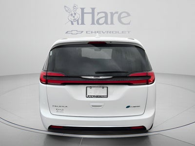 2022 Chrysler Pacifica Hybrid Touring L