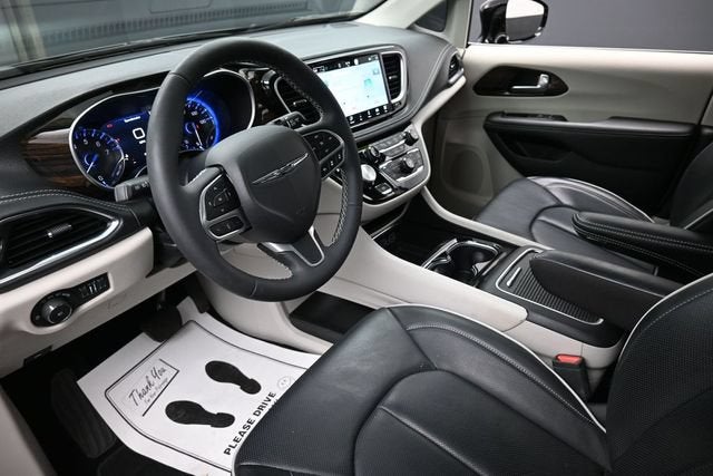 2024 Chrysler Pacifica Limited AWD