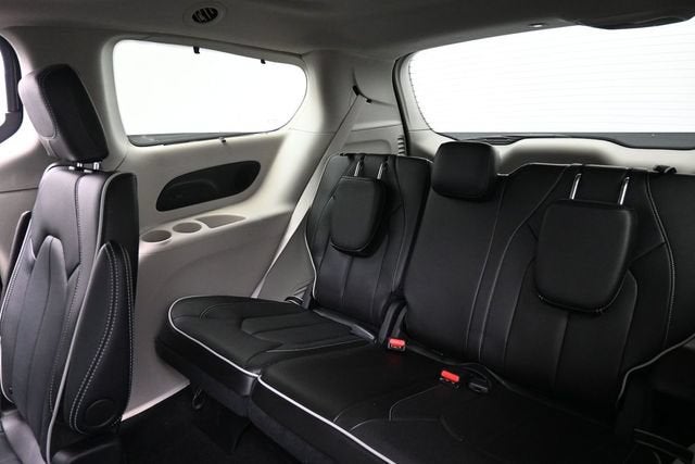 2024 Chrysler Pacifica Limited AWD