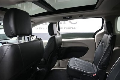 2024 Chrysler Pacifica Limited AWD