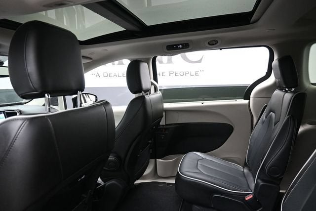 2024 Chrysler Pacifica Limited AWD