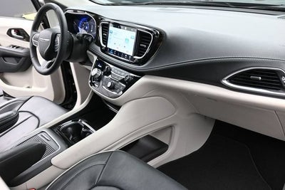 2024 Chrysler Pacifica Limited AWD
