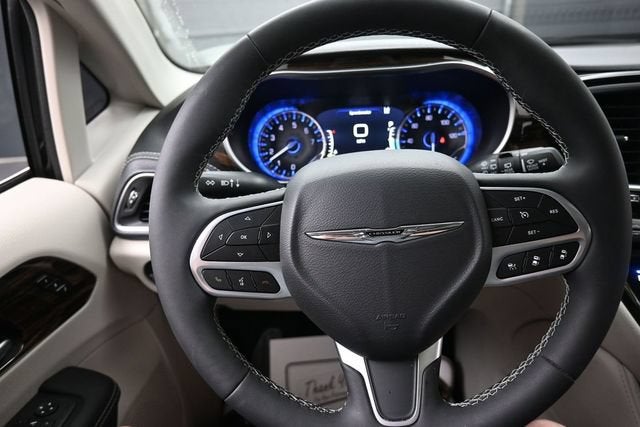 2024 Chrysler Pacifica Limited AWD
