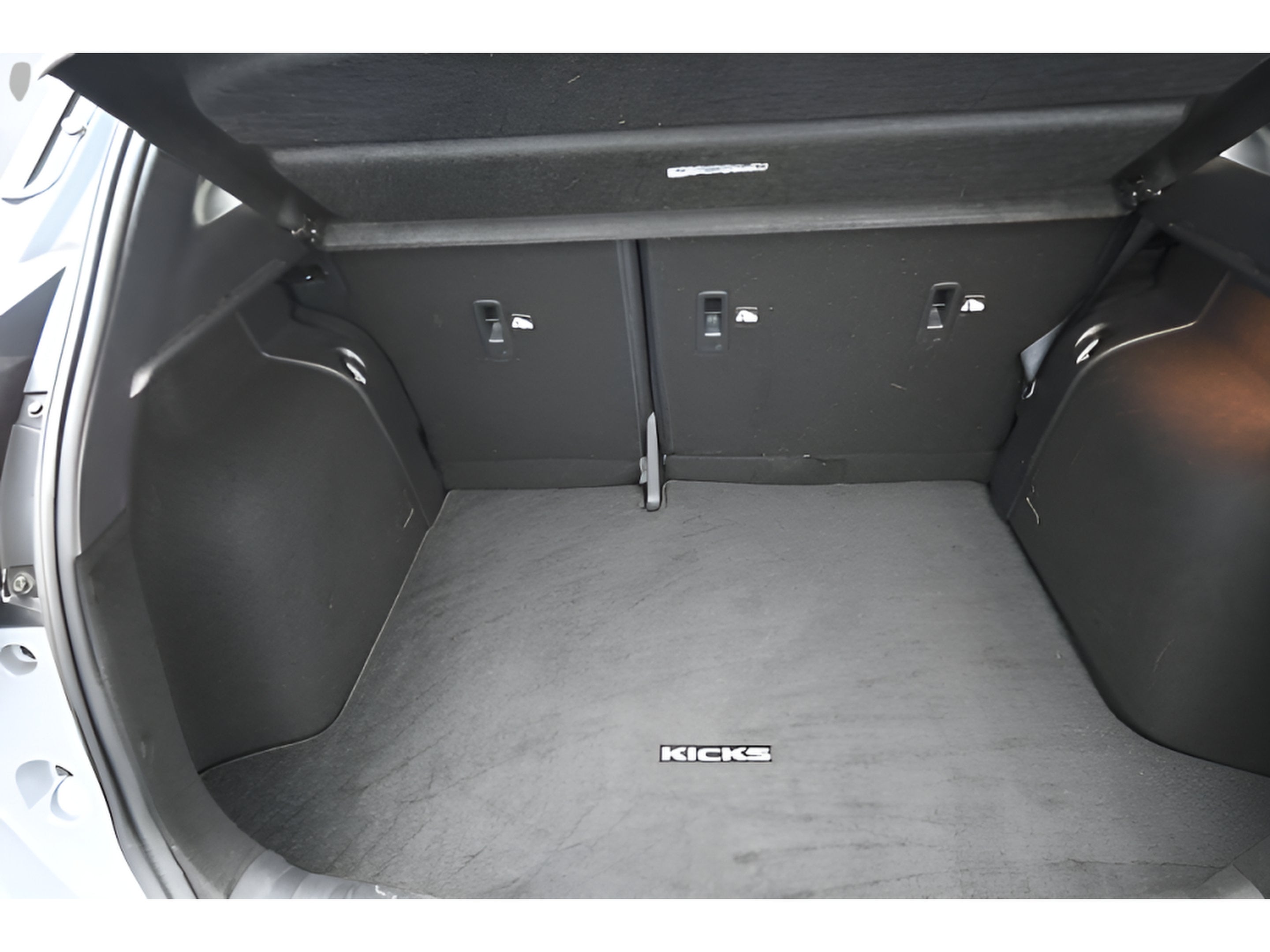 2023 Nissan Kicks SR Xtronic CVT