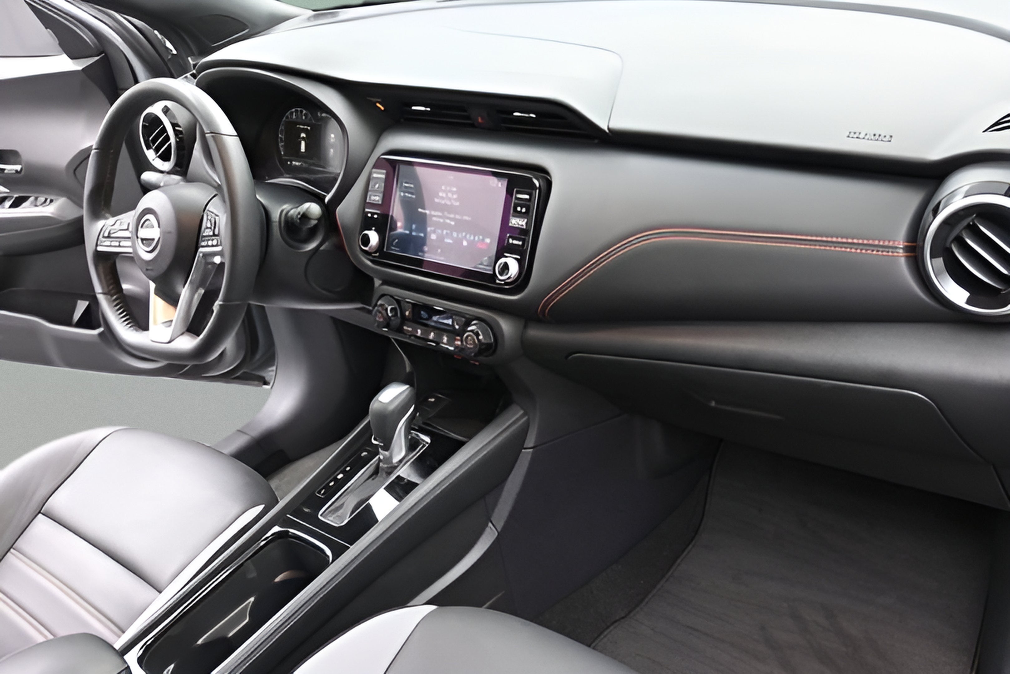 2023 Nissan Kicks SR Xtronic CVT