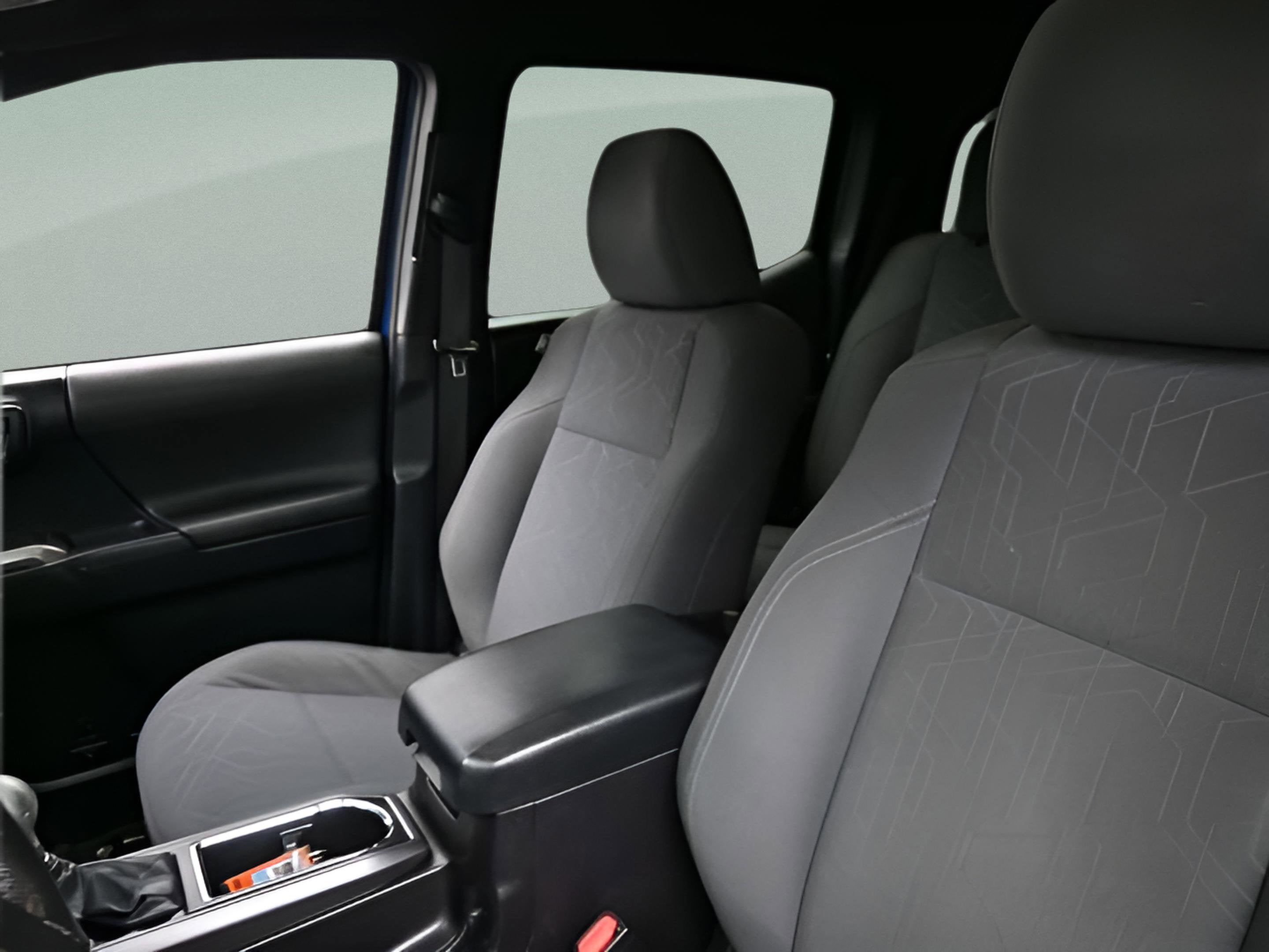 2016 Toyota Tacoma SR