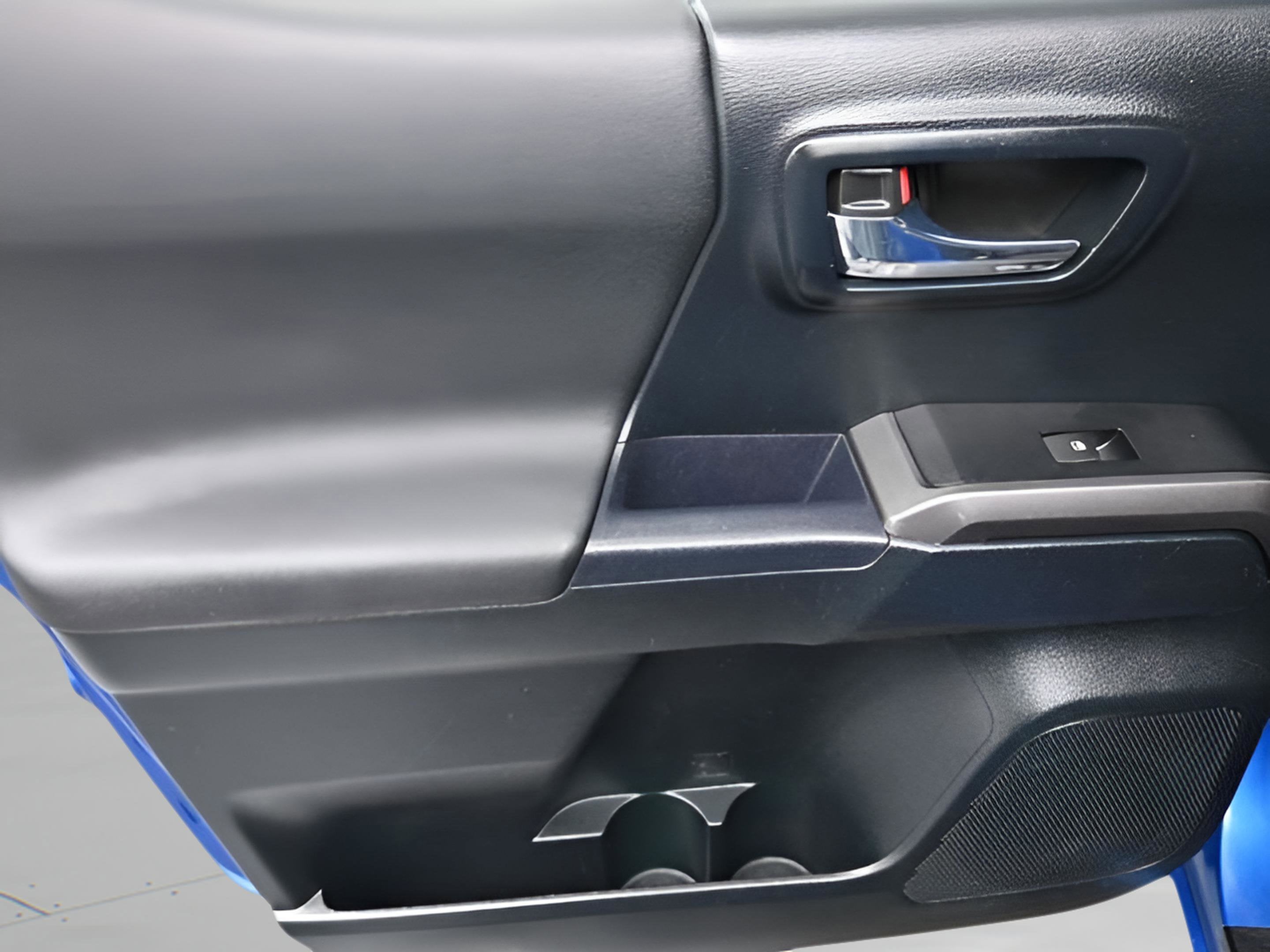 2016 Toyota Tacoma SR