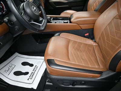 2023 Nissan Pathfinder Platinum