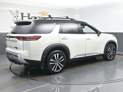 2023 Nissan Pathfinder Platinum