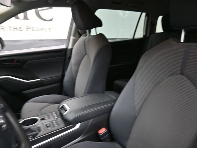 2020 Toyota Highlander LE