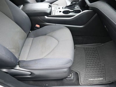 2020 Toyota Highlander LE