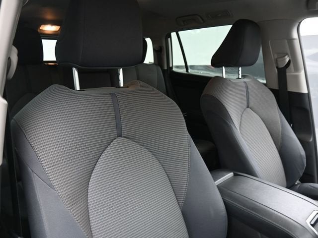 2020 Toyota Highlander LE