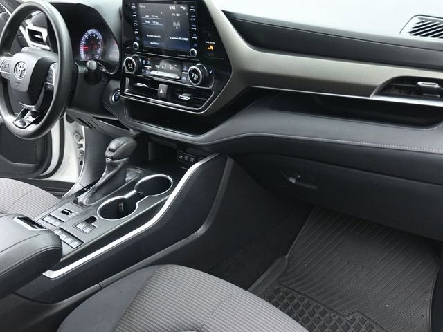 2020 Toyota Highlander LE