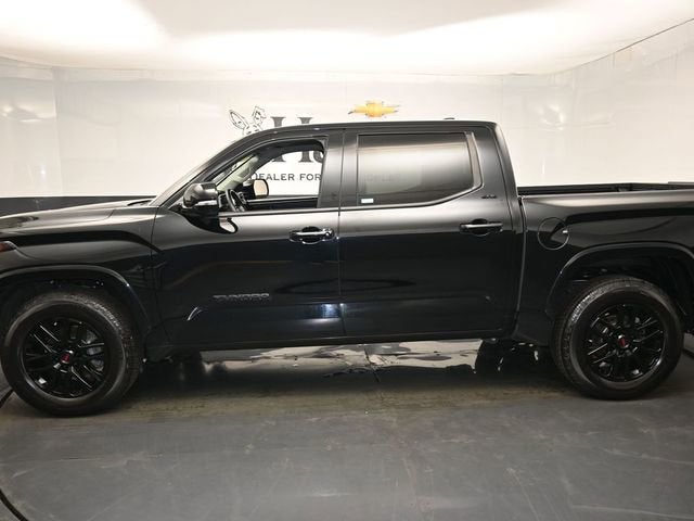 2022 Toyota Tundra 4WD SR5