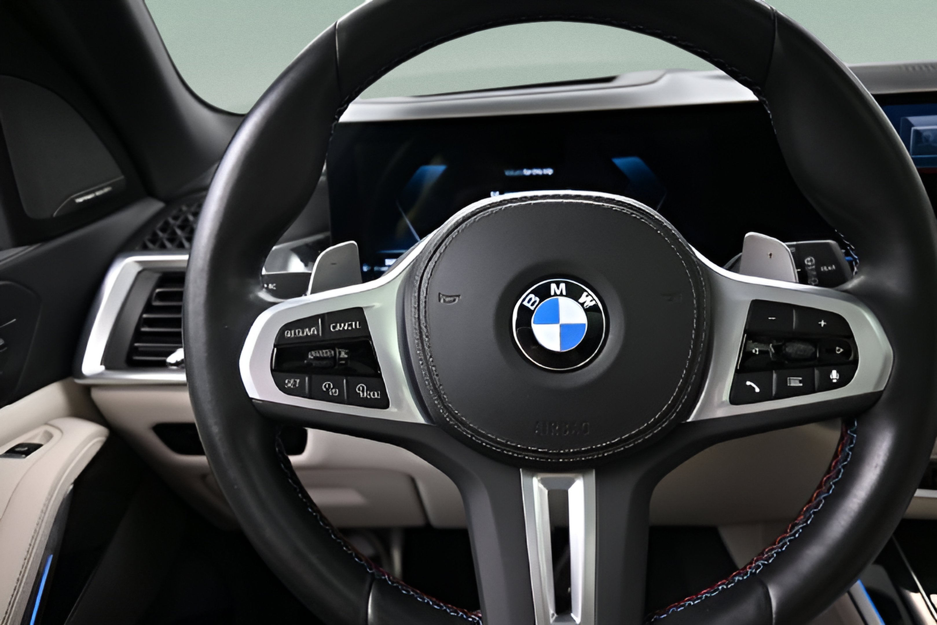 2024 BMW X5 M60i
