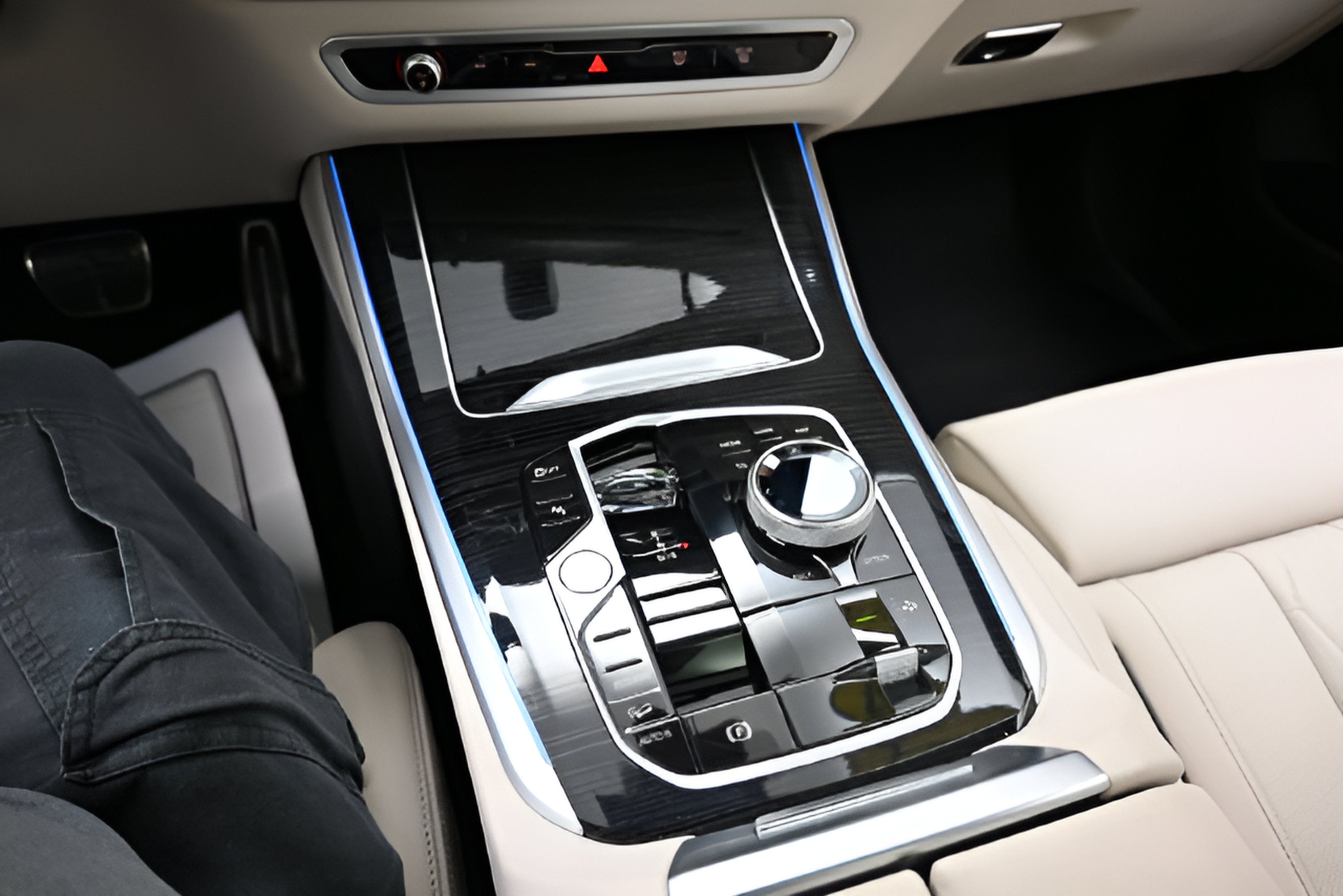 2024 BMW X5 M60i