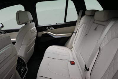 2024 BMW X5 M60i