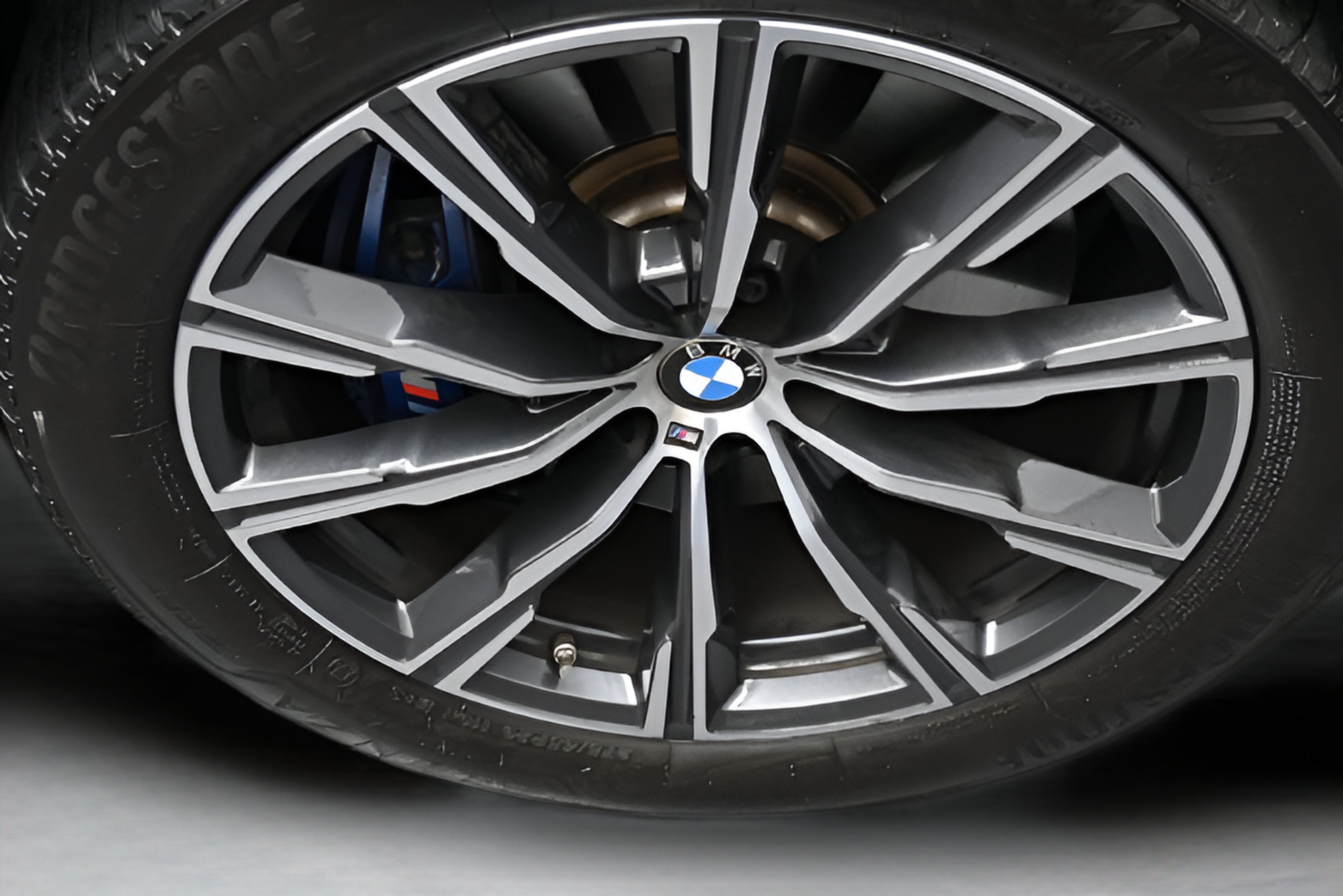 2024 BMW X5 M60i