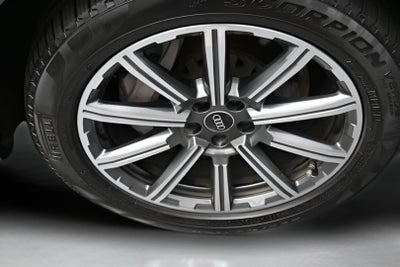 2023 Audi Q7 Premium Plus 45 TFSI quattro Tiptronic