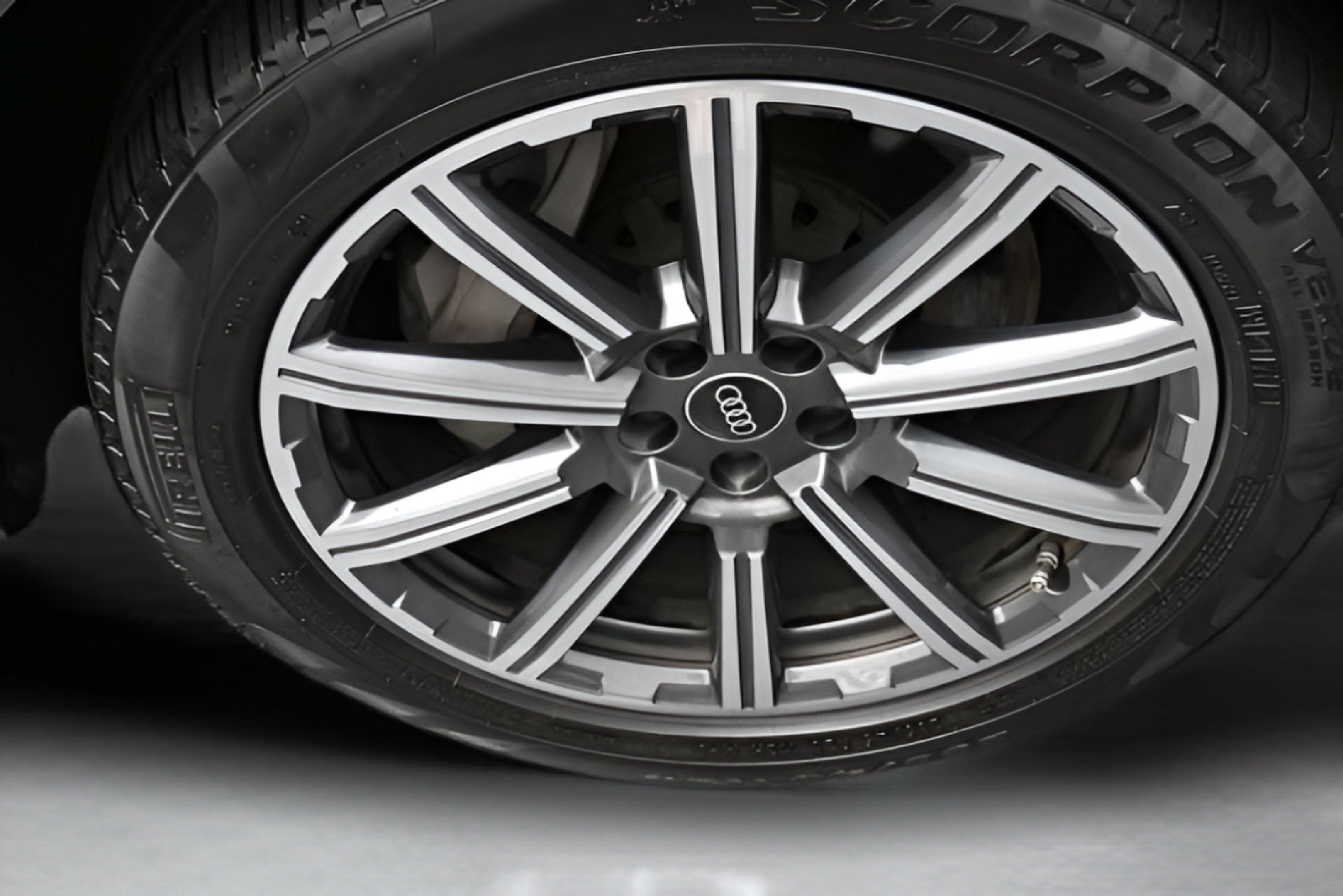 2023 Audi Q7 Premium Plus 45 TFSI quattro Tiptronic