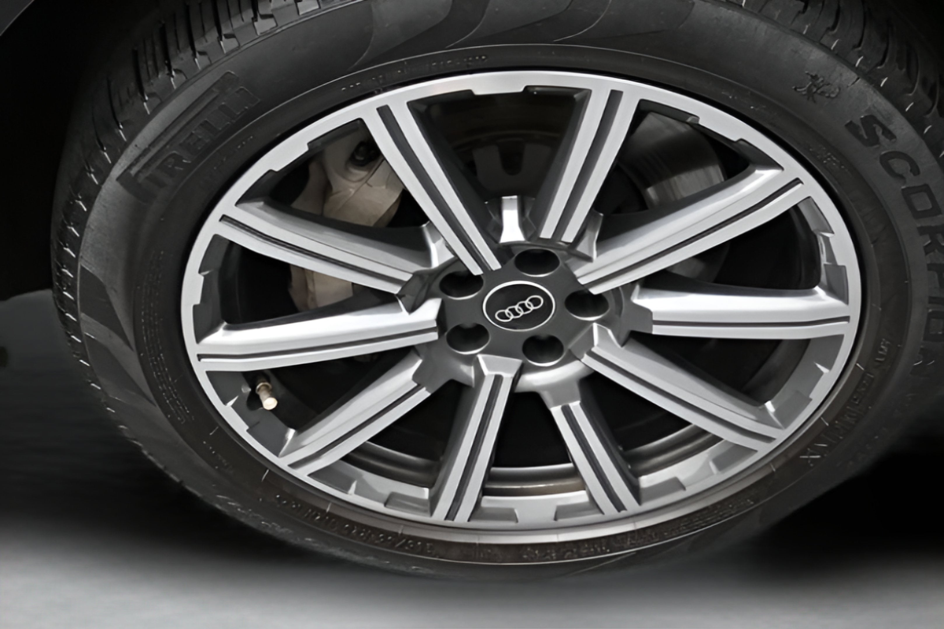 2023 Audi Q7 Premium Plus 45 TFSI quattro Tiptronic