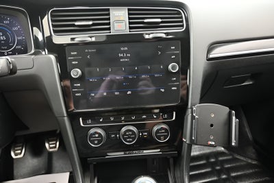 2019 Volkswagen Golf R 2.0T w/DCC & Navigation
