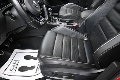 2019 Volkswagen Golf R 2.0T w/DCC & Navigation