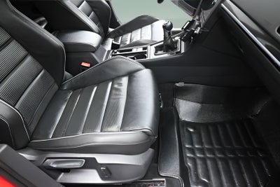 2019 Volkswagen Golf R 2.0T w/DCC & Navigation