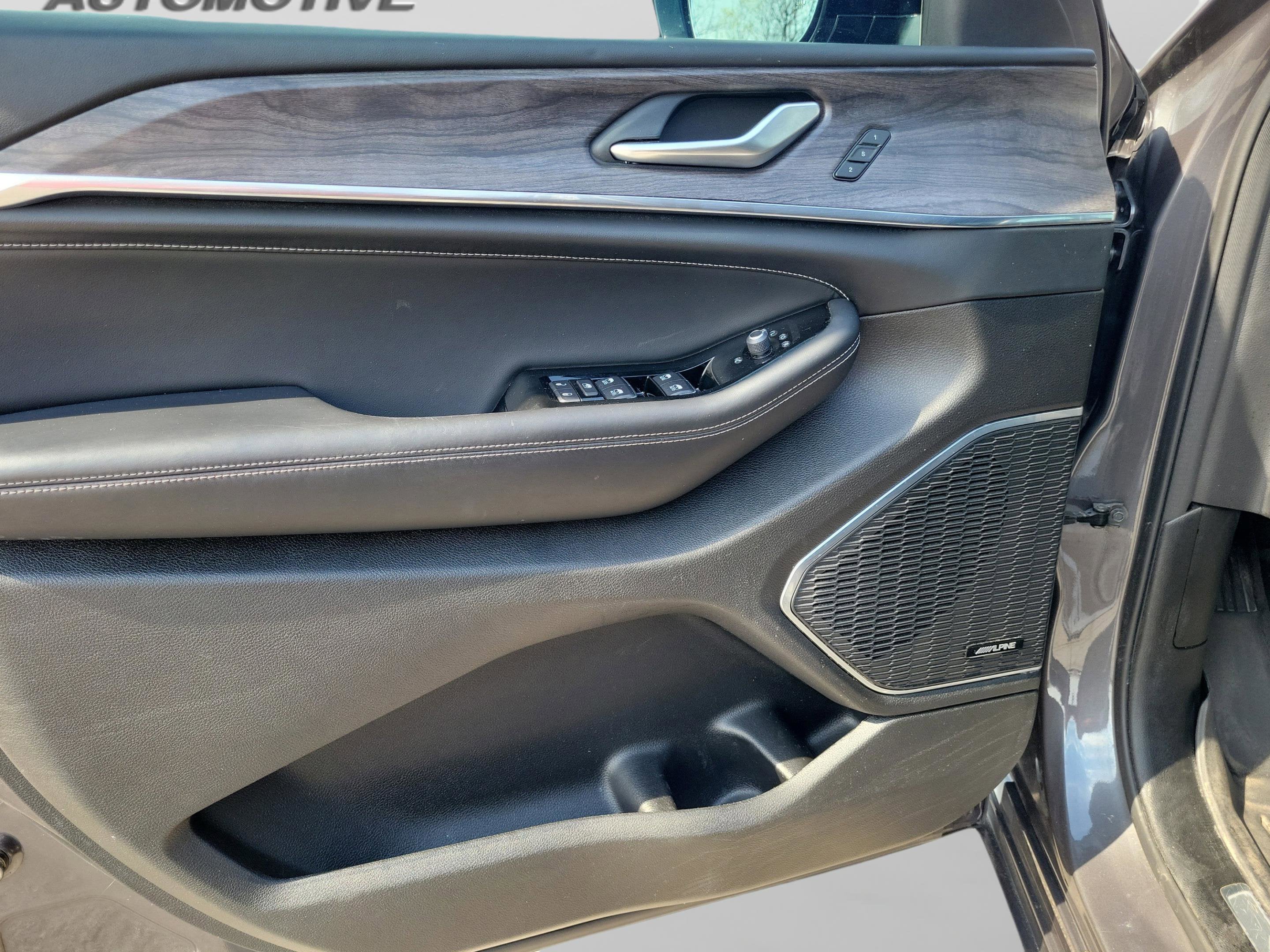 2022 Jeep Grand Cherokee Overland