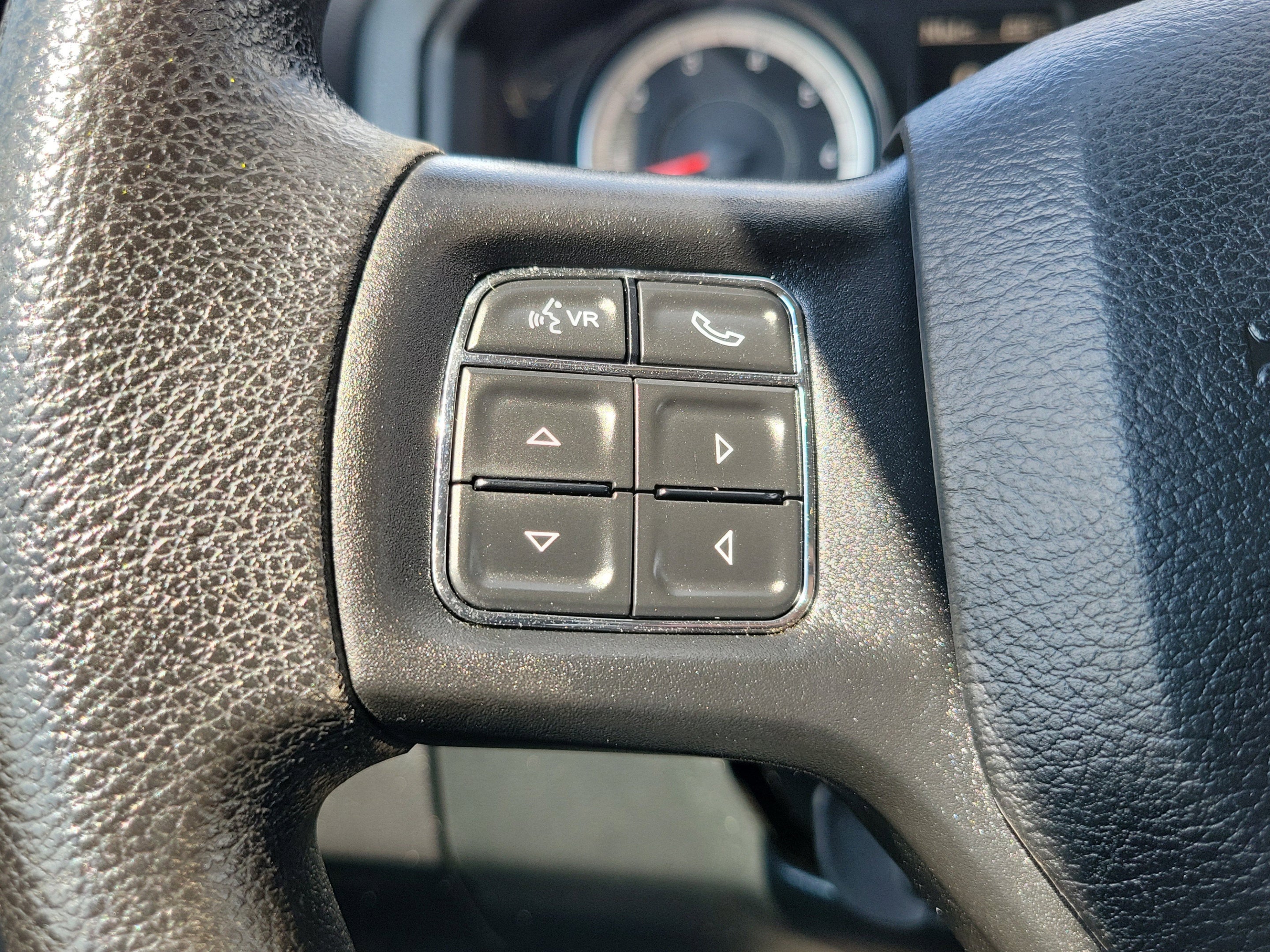 2016 RAM 1500 SLT