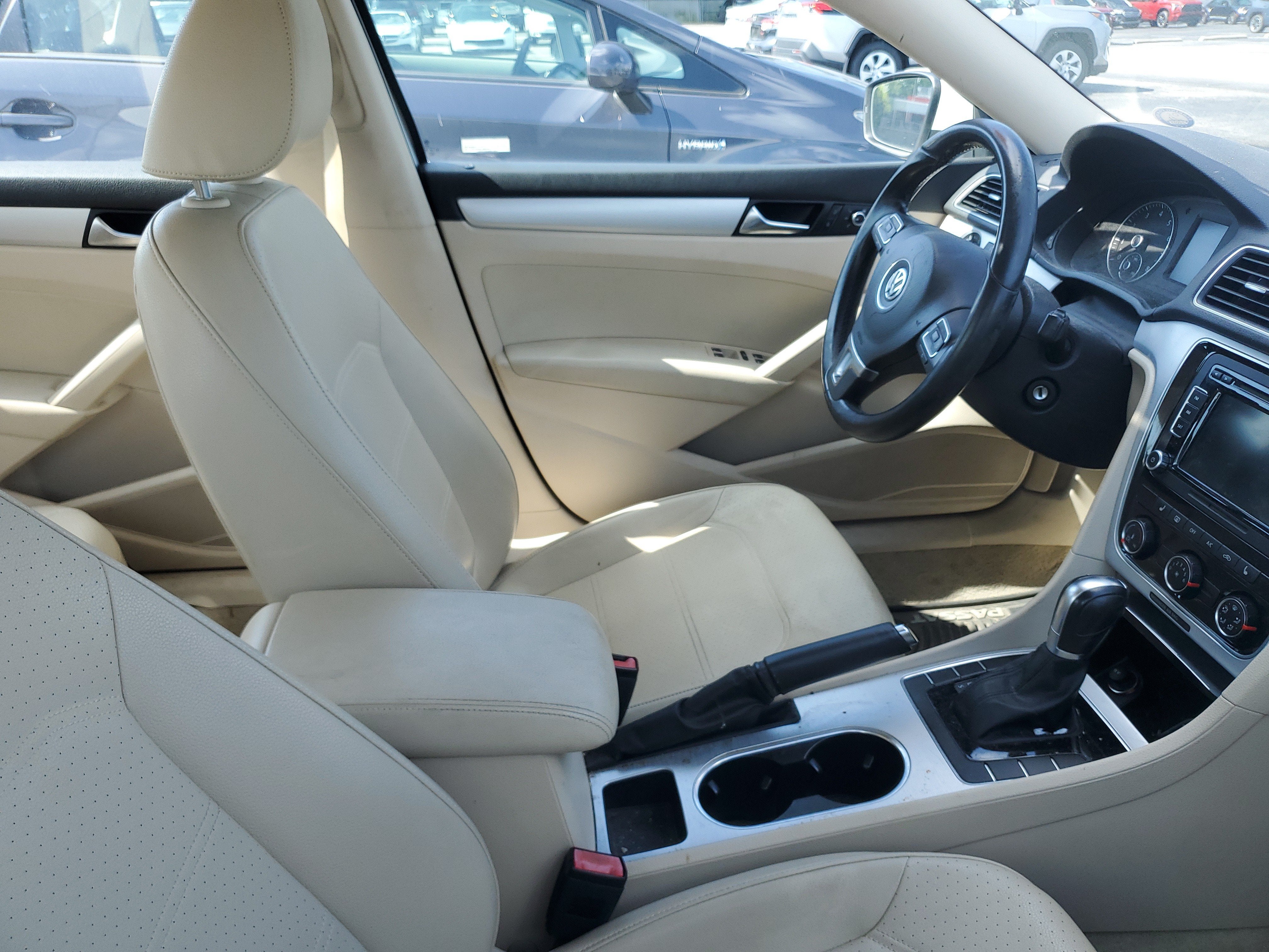 2013 Volkswagen Passat 2.5 SE