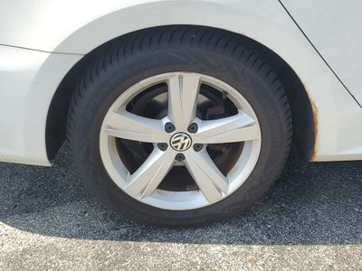 2013 Volkswagen Passat 2.5 SE