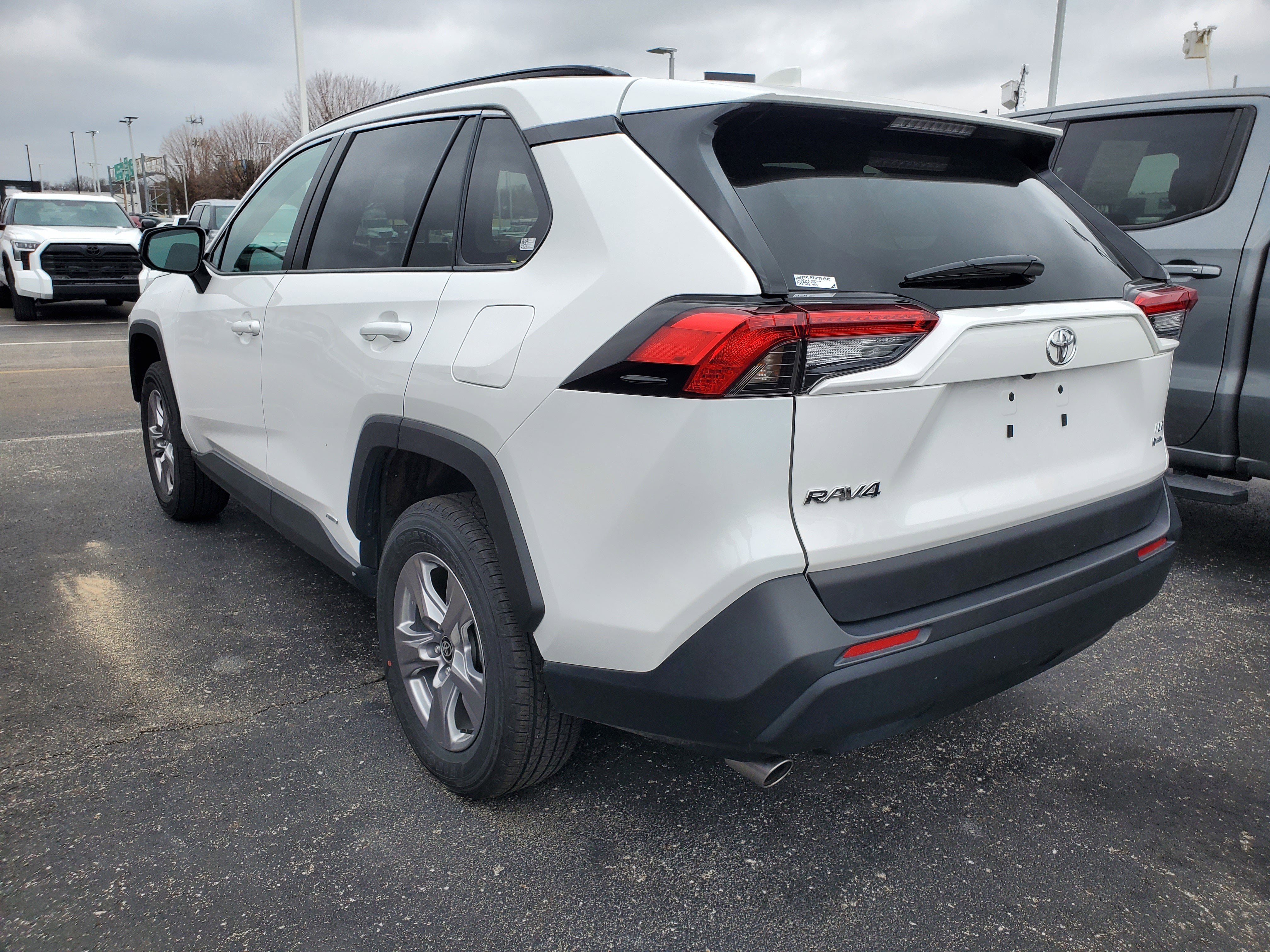 2025 Toyota RAV4 Hybrid LE