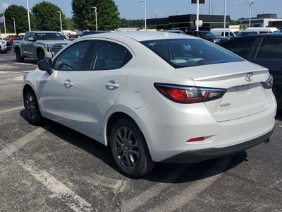 2019 Toyota Yaris Sedan LE