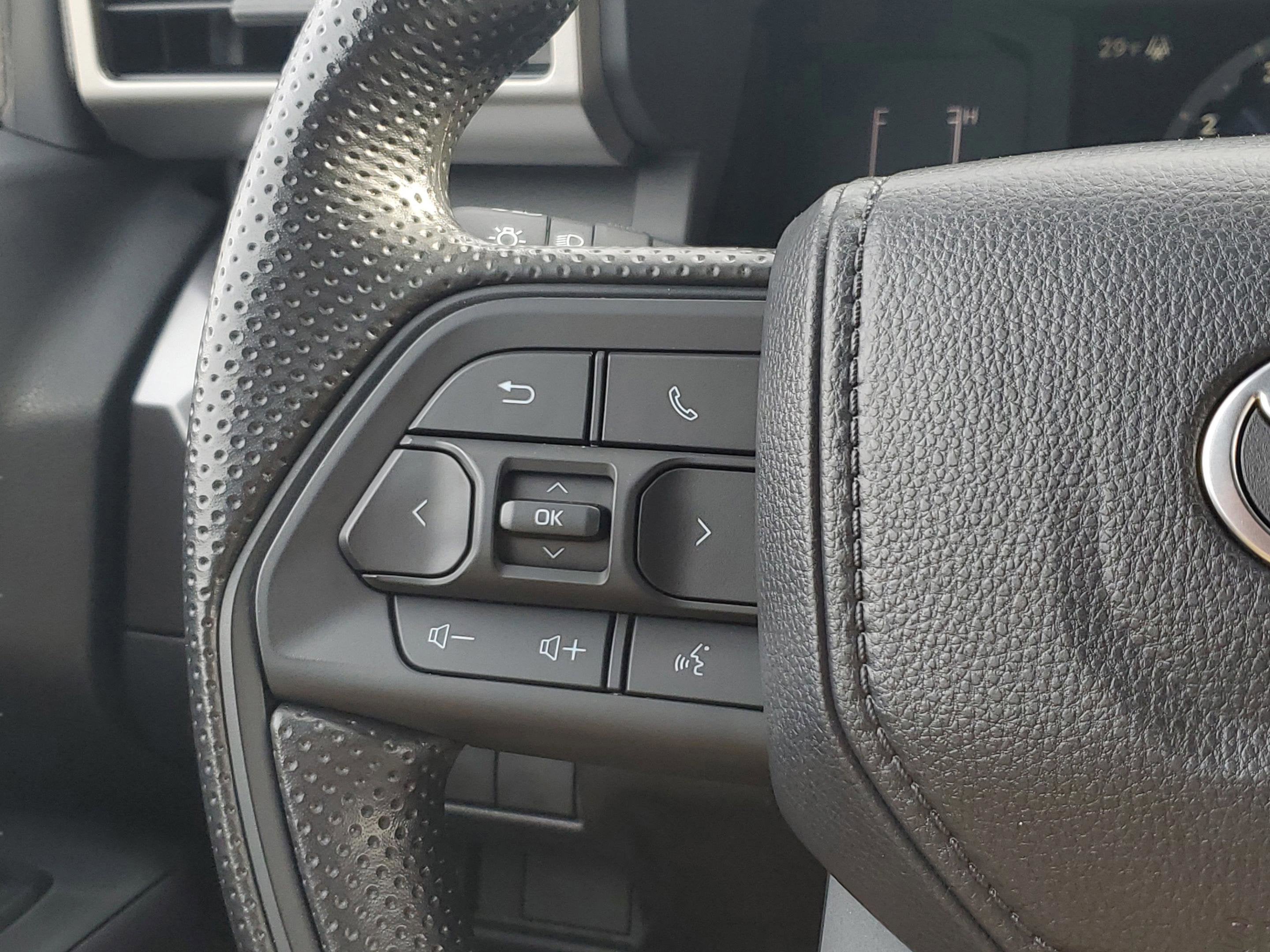 2025 Toyota Tacoma 4WD SR5