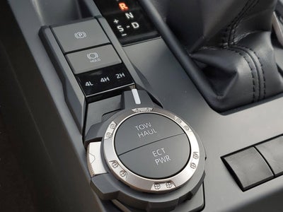 2025 Toyota Tacoma 4WD SR5