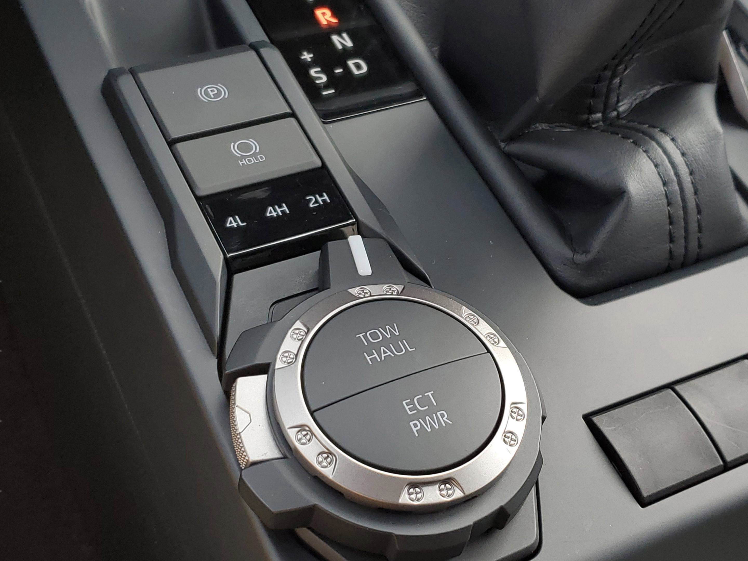 2025 Toyota Tacoma 4WD SR5