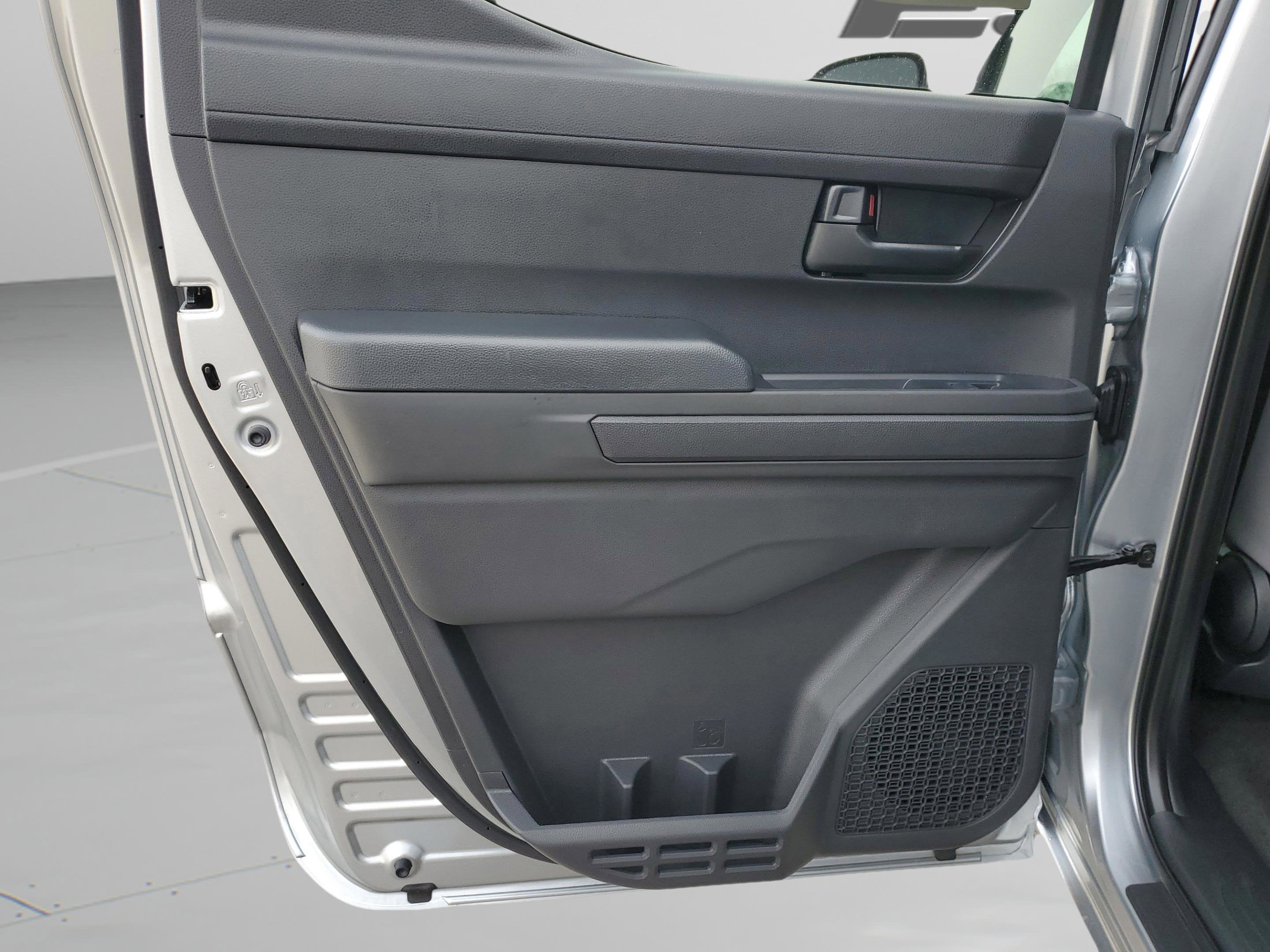 2025 Toyota Tacoma 4WD SR5