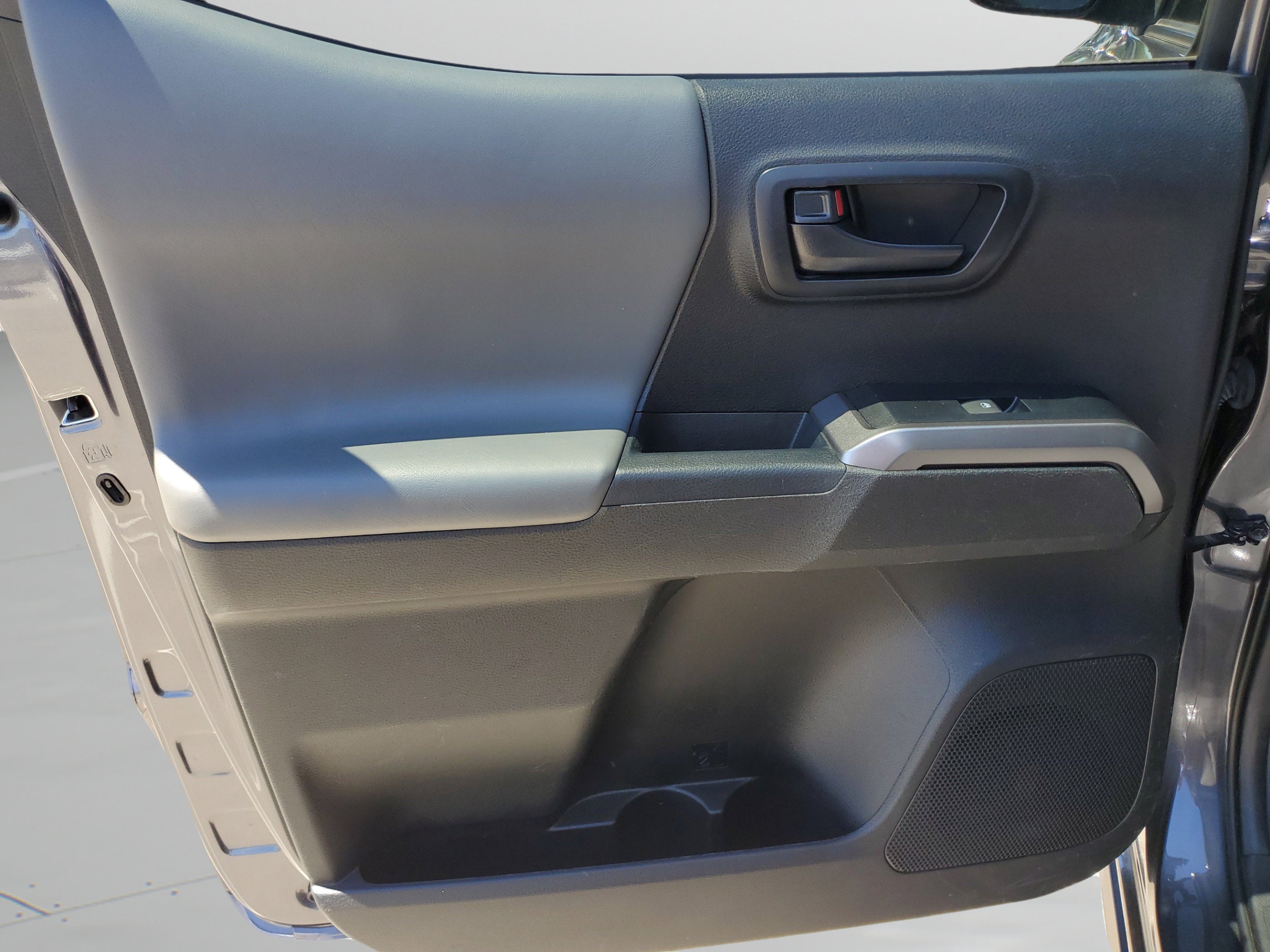 2022 Toyota Tacoma 2WD SR5