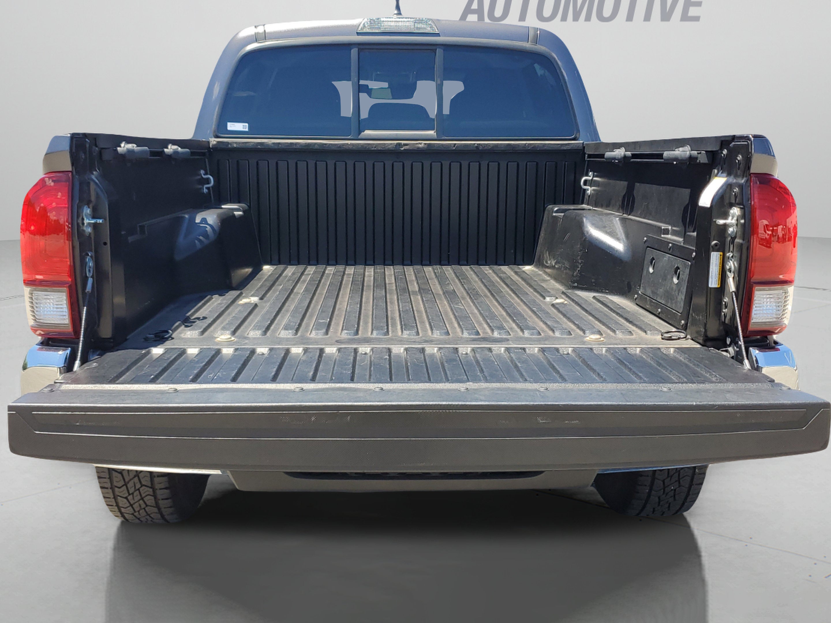 2022 Toyota Tacoma 2WD SR5