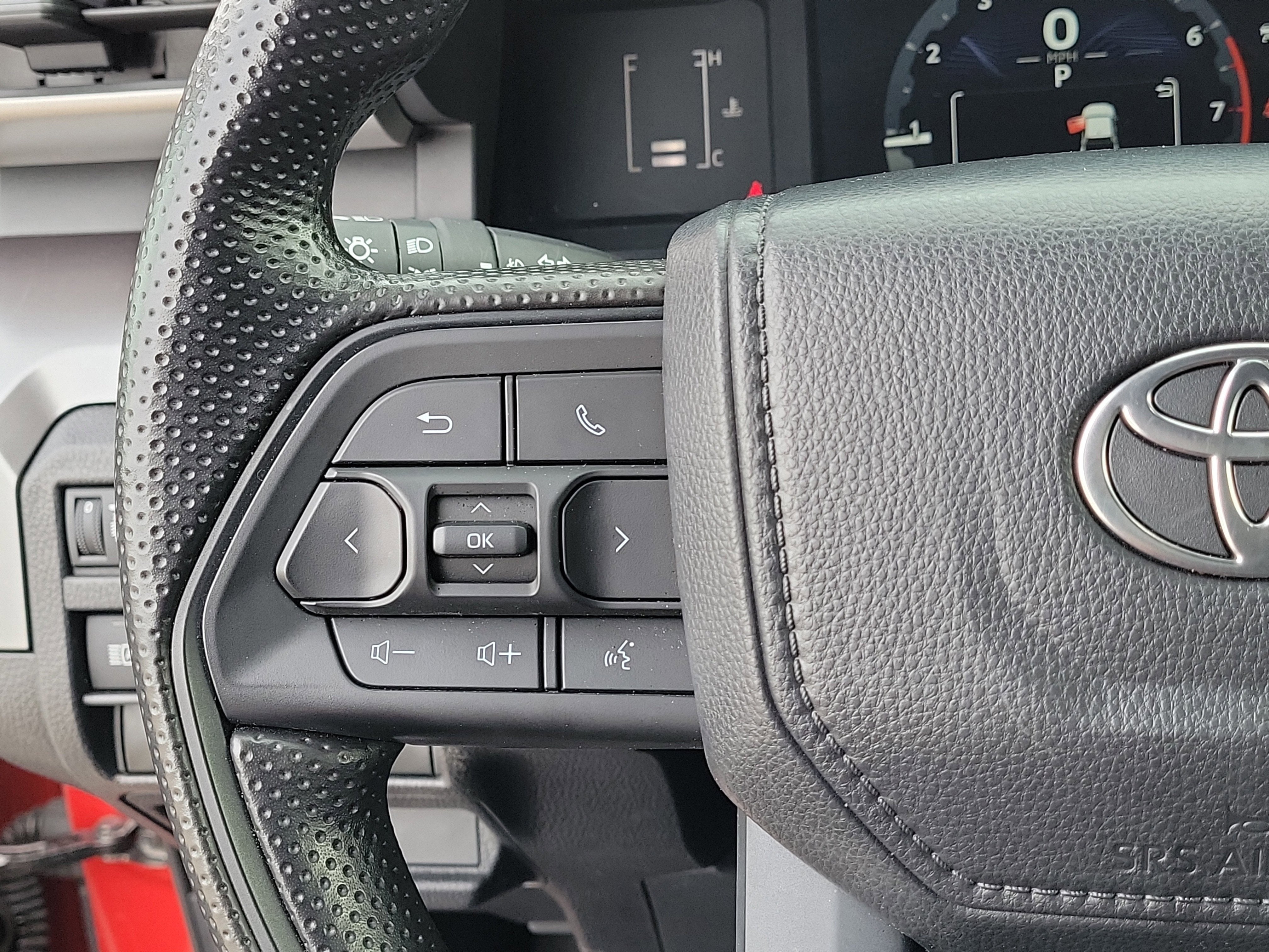 2025 Toyota Tacoma 4WD SR5