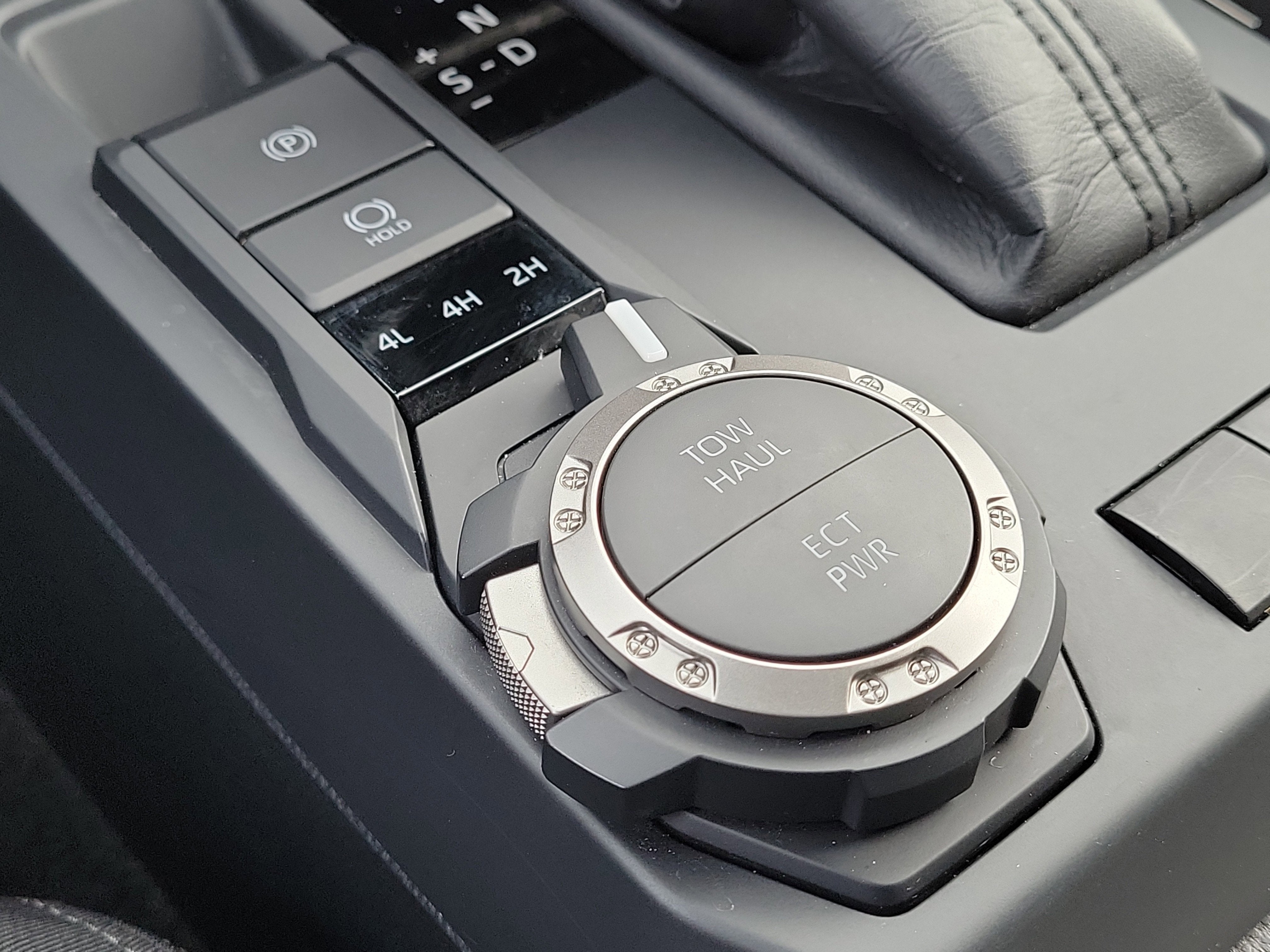 2025 Toyota Tacoma 4WD SR5