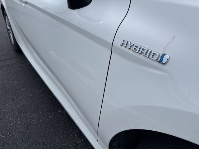 2019 Toyota Camry Hybrid LE
